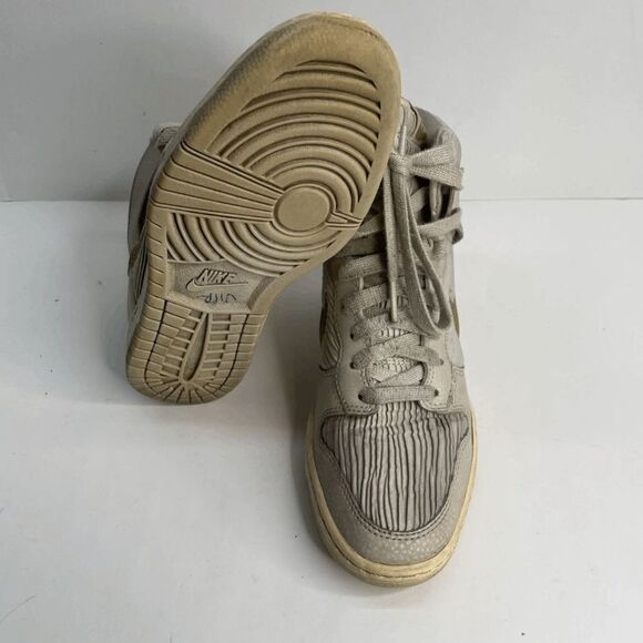 Nike Dunk Sky Hi Women’s Size 7 US Gray 528899-013 Lace Up Sneaker Shoes Heels - Picture 7 of 9